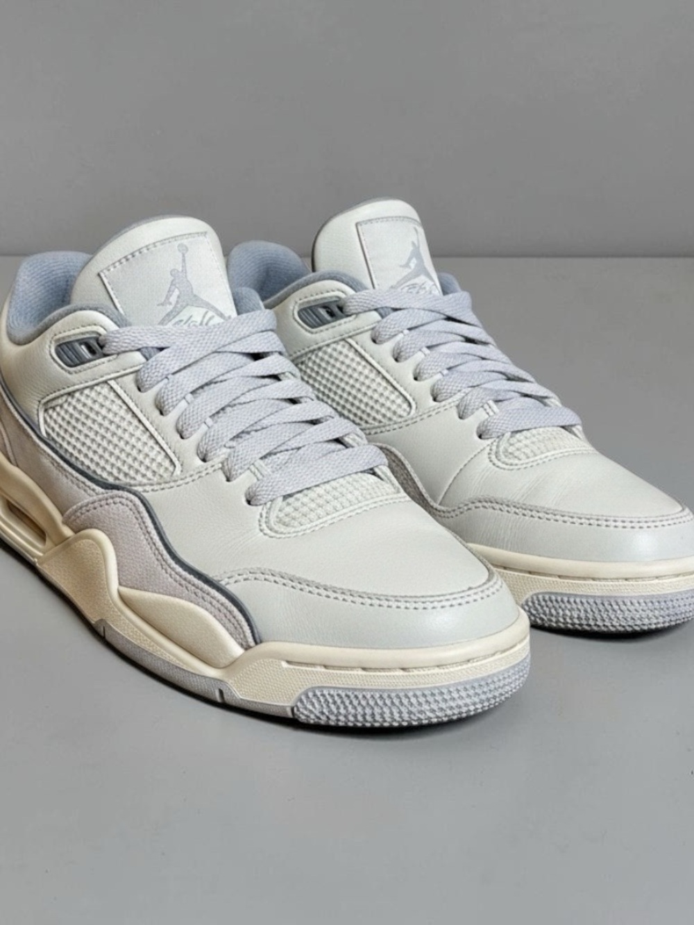 Jordan Flight Court women’s size 6, brand new with box